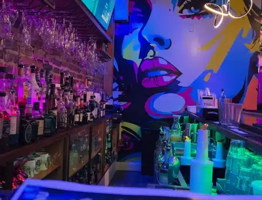 Oye Bonita Restaurant Lynn | Cocina Latina, Cócteles y Experiencia Mundial 2026 en Lynn, MA