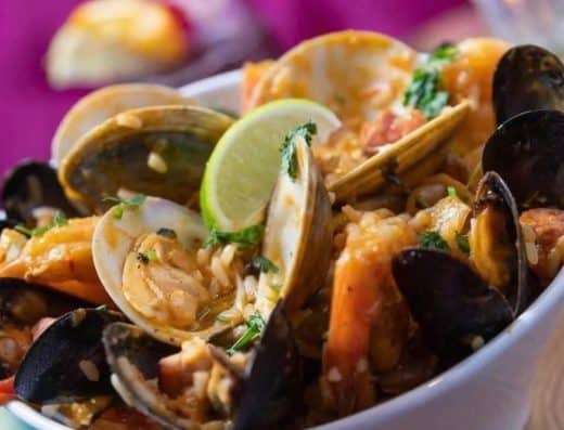 Peka Restaurant Brighton | Comida Latina y Experiencia Mundial 2026 en Brighton, MA