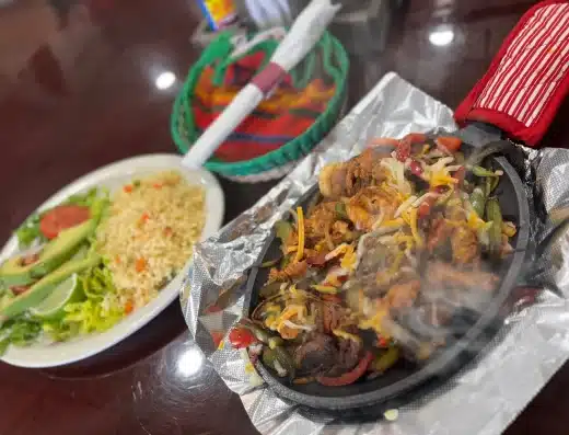 Mi País Family Restaurant Lynn | Comida Latina Familiar y Experiencia Mundial 2026 en Lynn, MA